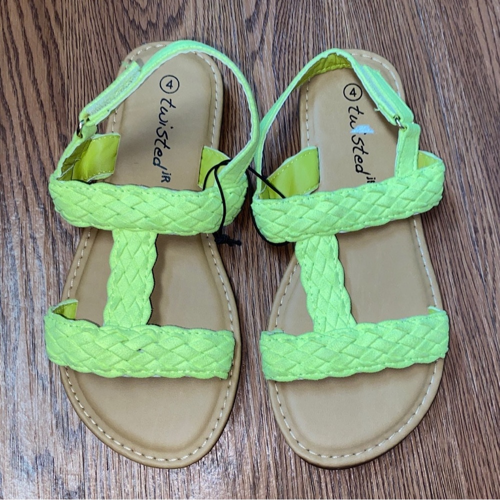 4C #KidsFootwear #LimeGreenSandals